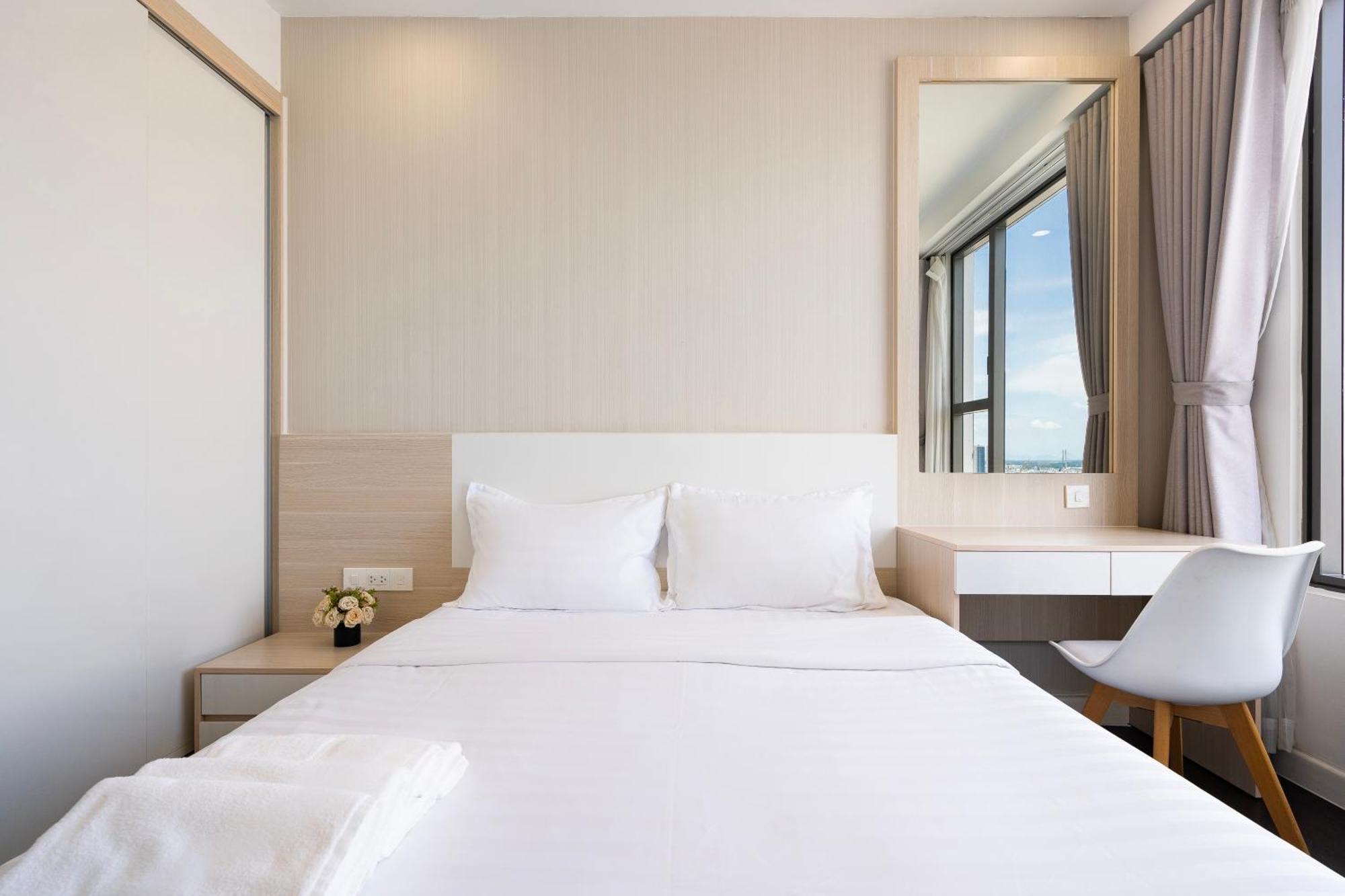 Khách sạn hẻo lánh Henry - Rivergate TP. Hồ Chí Minh